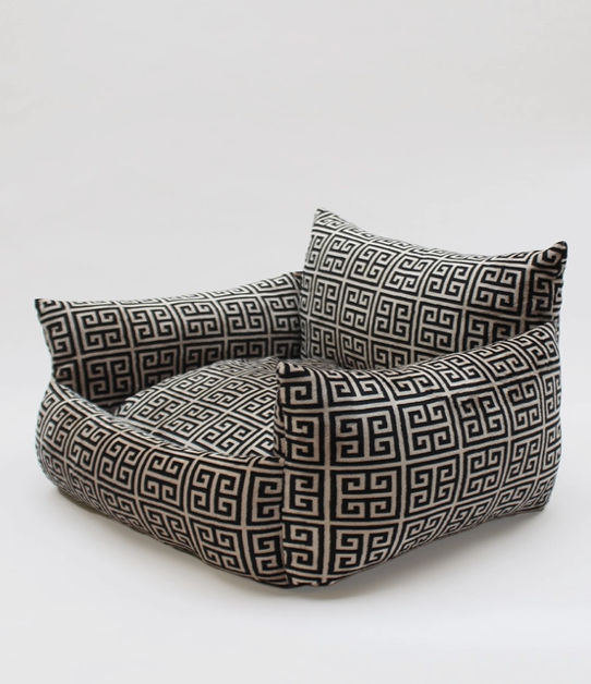 🖤 Obsidian Dog Sofa – Luxe Lounge Collection 🖤