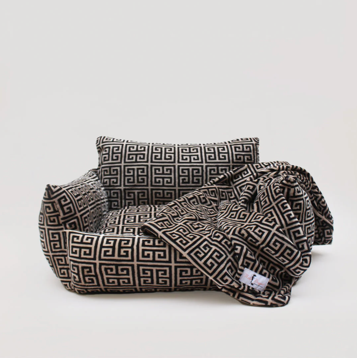 🖤 Obsidian Dog Sofa – Luxe Lounge Collection 🖤