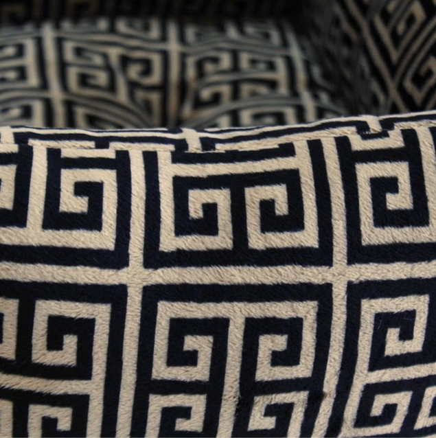 🖤 Obsidian Dog Sofa – Luxe Lounge Collection 🖤