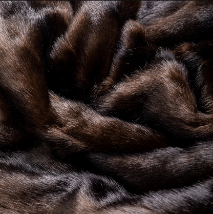 🤍 Signature Faux Fur Throw – Luxe Lounge Collection 🤍