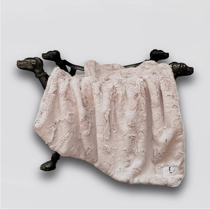 🤎 Dolce Vita Throw Blanket – Luxe Lounge Collection🩶